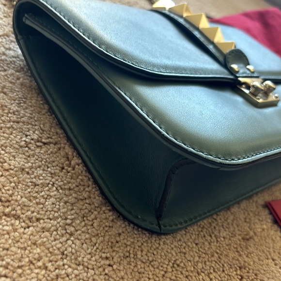 VALENTINO Green Pebbled Leather Rockstud Glam Lock Medium Flap Bag - Picture 9 of 10